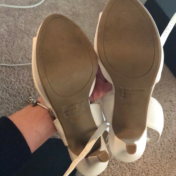 White peep toe pumps - Picture 2 of 5